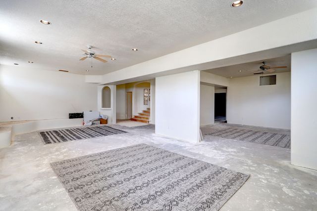 10421 Eagle Rock Avenue NE, Albuquerque, NM 87122