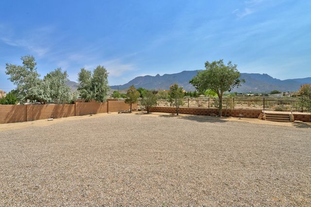 10421 Eagle Rock Avenue NE, Albuquerque, NM 87122