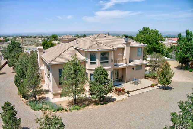 10421 Eagle Rock Avenue NE, Albuquerque, NM 87122