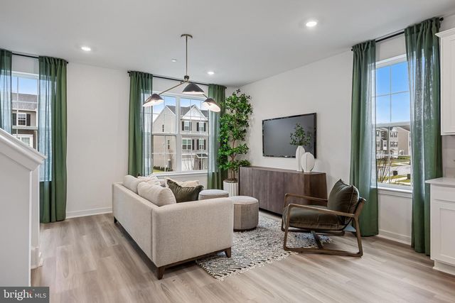 107 WEST END AVE, Hammonton, NJ 08037