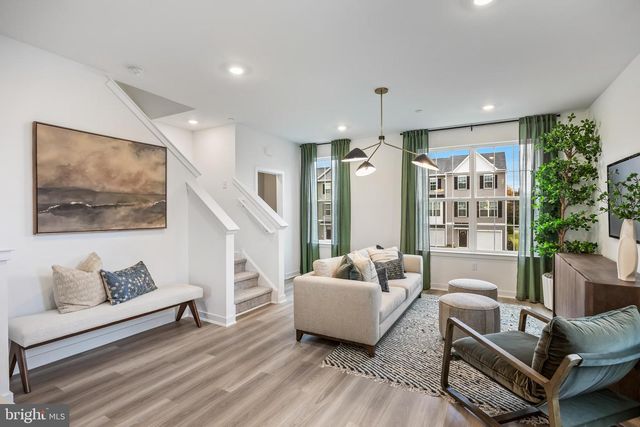 107 WEST END AVE, Hammonton, NJ 08037