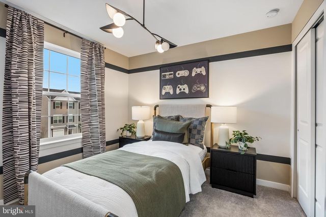 107 WEST END AVE, Hammonton, NJ 08037