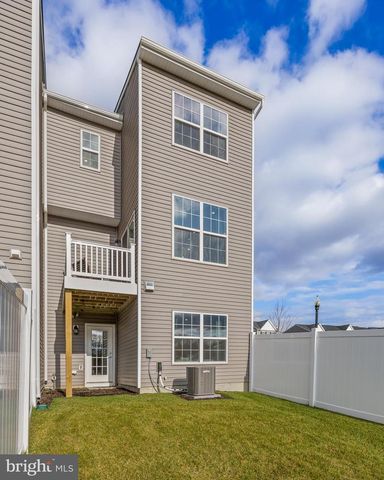 107 WEST END AVE, Hammonton, NJ 08037