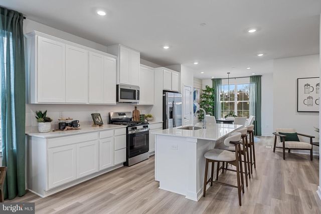 107 WEST END AVE, Hammonton, NJ 08037