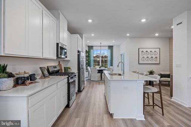 107 WEST END AVE, Hammonton, NJ 08037