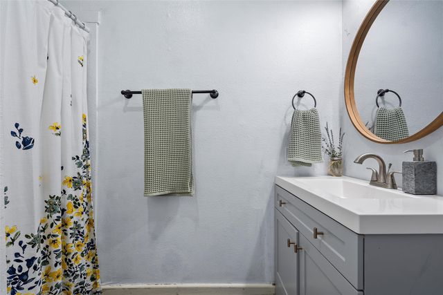 2920 Parrott Avenue, Waco, TX 76707