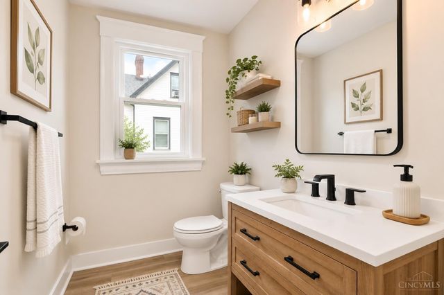 1860 Kinney Avenue, Cincinnati, OH 45207