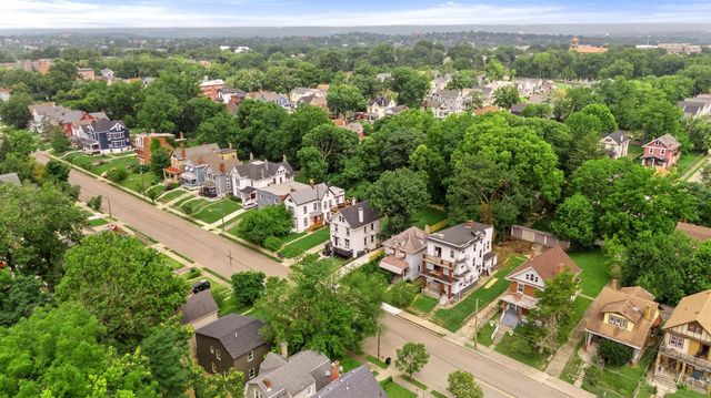 1860 Kinney Avenue, Cincinnati, OH 45207