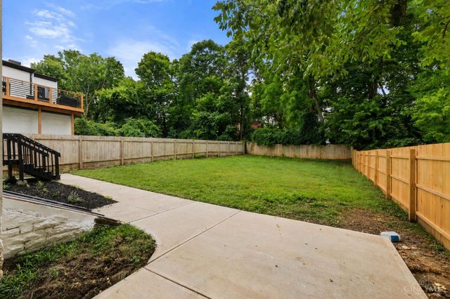 1860 Kinney Avenue, Cincinnati, OH 45207