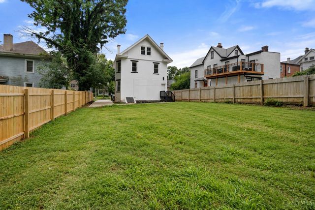 1860 Kinney Avenue, Cincinnati, OH 45207