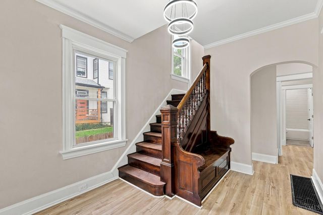 1860 Kinney Avenue, Cincinnati, OH 45207