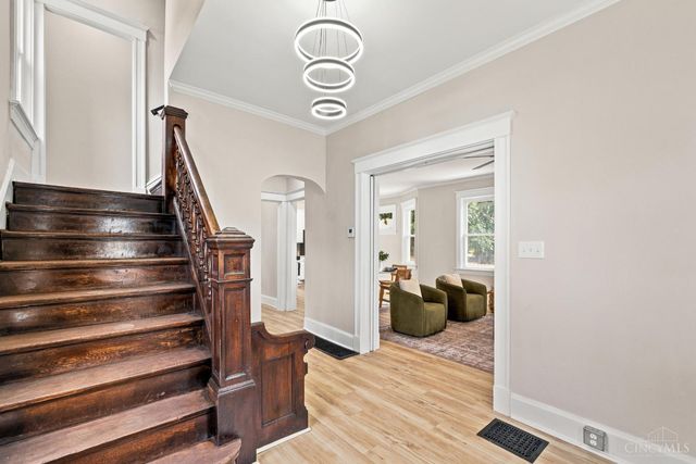 1860 Kinney Avenue, Cincinnati, OH 45207