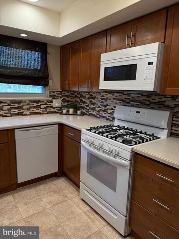 371 CHERRYWOOD DR, Clementon, NJ 08021