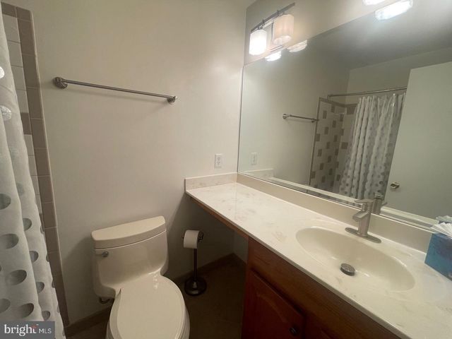 3905 FLAGSTONE TER, Alexandria, VA 22306