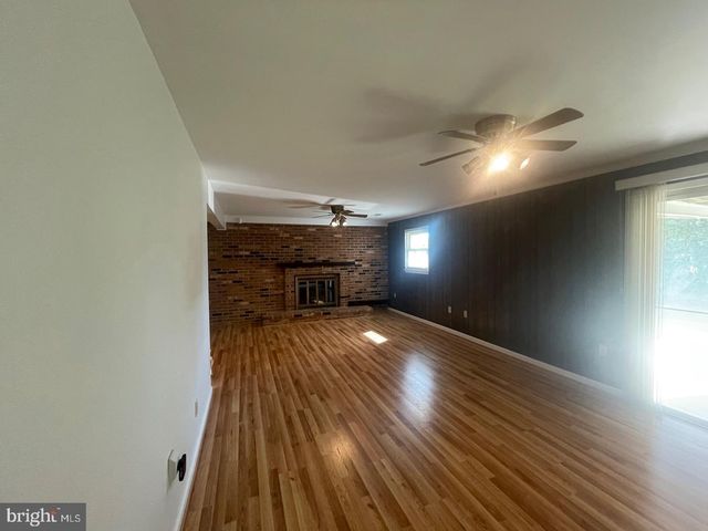3905 FLAGSTONE TER, Alexandria, VA 22306