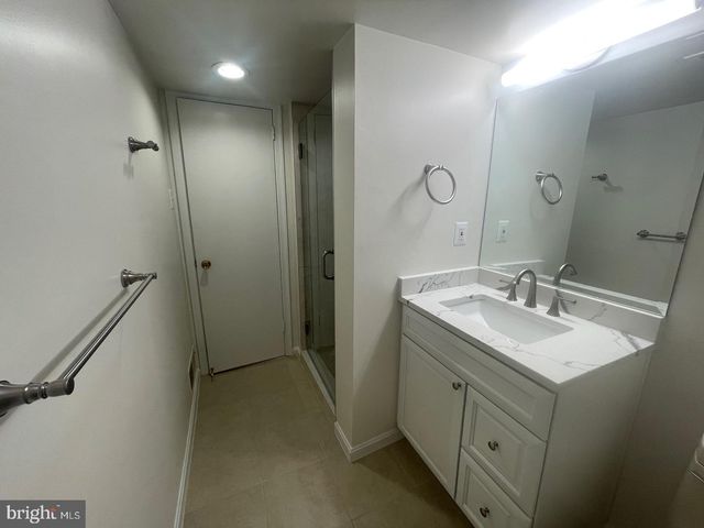 3905 FLAGSTONE TER, Alexandria, VA 22306