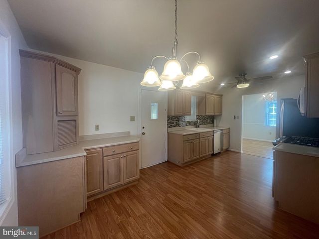 3905 FLAGSTONE TER, Alexandria, VA 22306