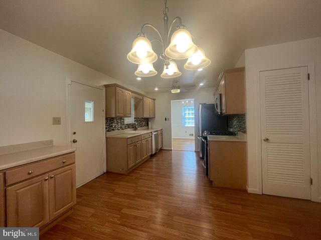 3905 FLAGSTONE TER, Alexandria, VA 22306