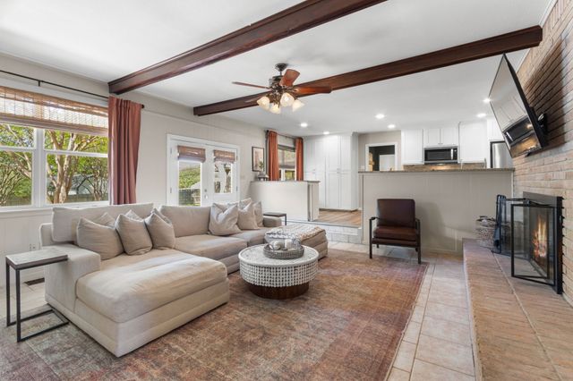 1016 Hummingbird Lane, Woodway, TX 76712