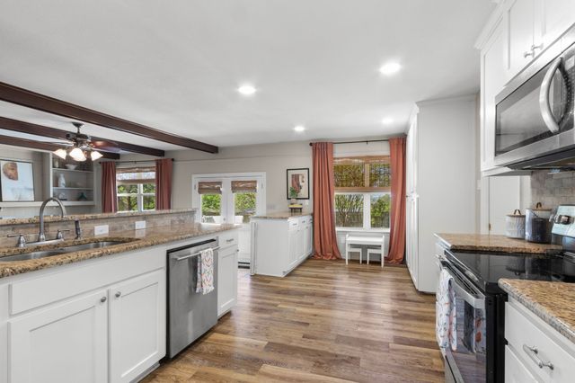 1016 Hummingbird Lane, Woodway, TX 76712