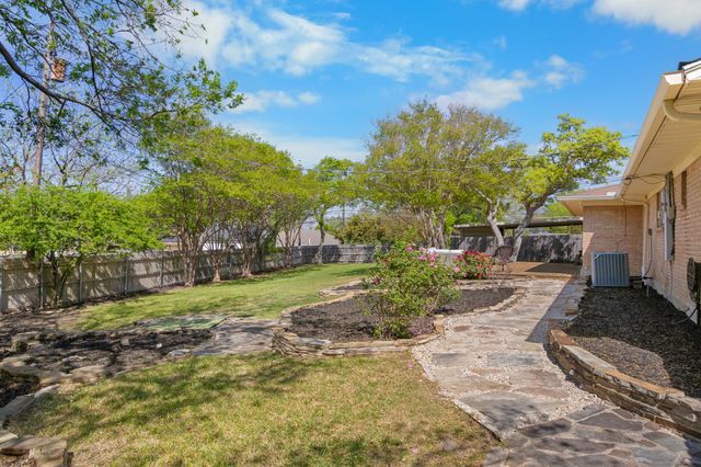 1016 Hummingbird Lane, Woodway, TX 76712