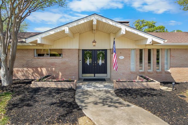 1016 Hummingbird Lane, Woodway, TX 76712