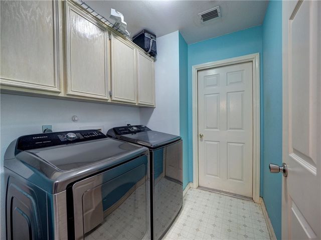 7210 ST JAMES Ct, Corpus Christi, TX 78413
