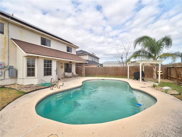 7210 ST JAMES Ct, Corpus Christi, TX 78413