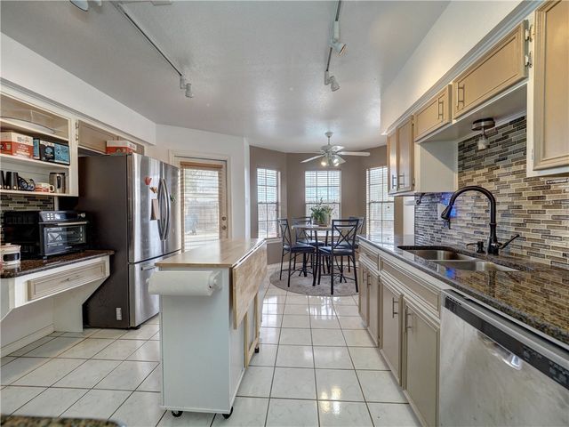 7210 ST JAMES Ct, Corpus Christi, TX 78413