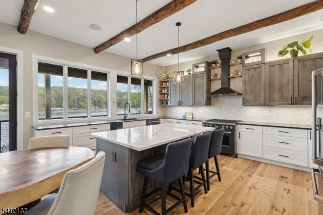 259 Cupsaw Dr, Ringwood Boro, NJ 07456