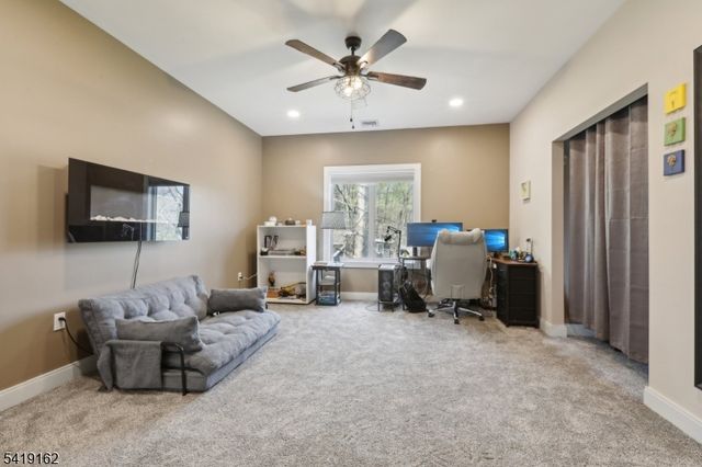 259 Cupsaw Dr, Ringwood Boro, NJ 07456