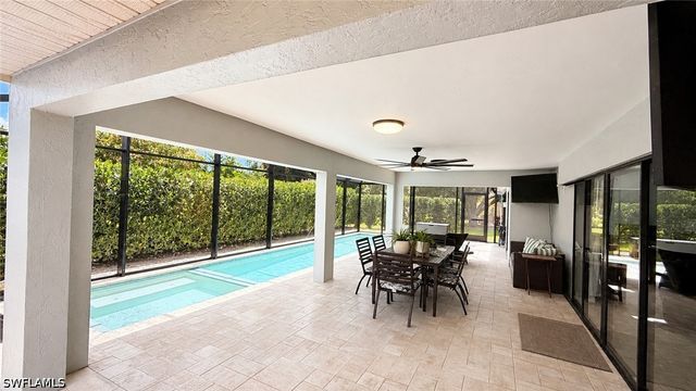 1089 Nottingham DR, Naples, FL 34109