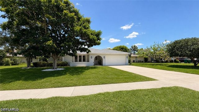 1089 Nottingham DR, Naples, FL 34109