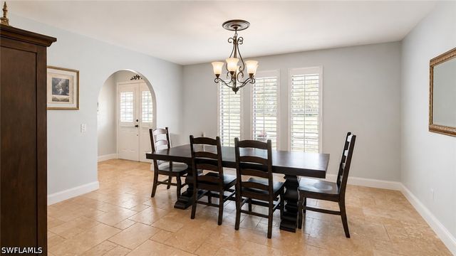 1089 Nottingham DR, Naples, FL 34109