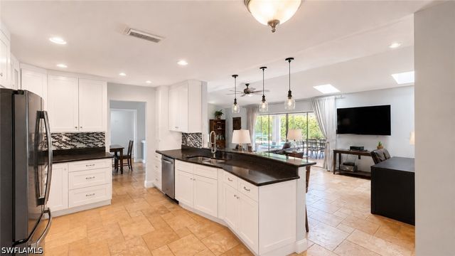 1089 Nottingham DR, Naples, FL 34109