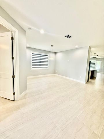 7006 THATCHER AVENUE 307, Tampa, FL 33614