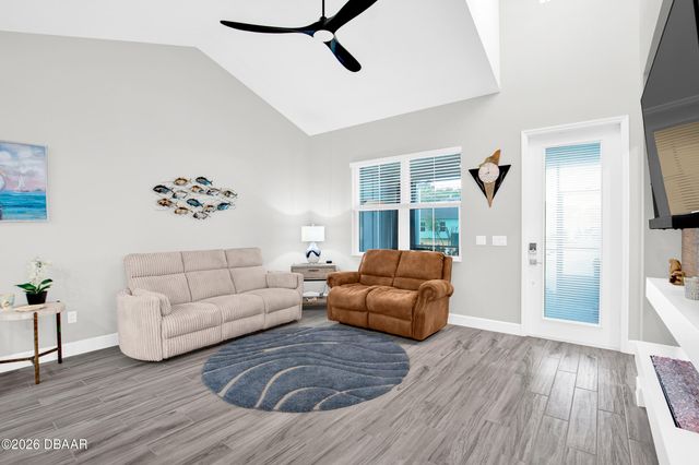 333 Pop Top Lane, Daytona Beach, FL 32124