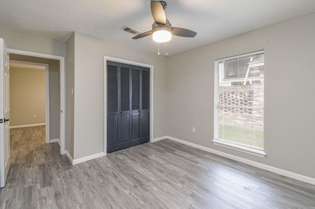 16911 Summit Oaks Lane, Spring, TX 77379