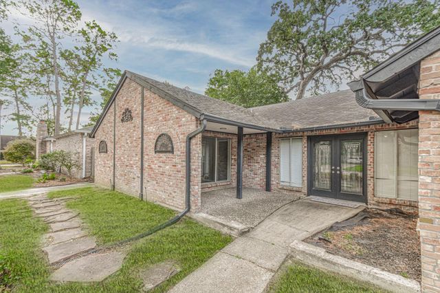 16911 Summit Oaks Lane, Spring, TX 77379