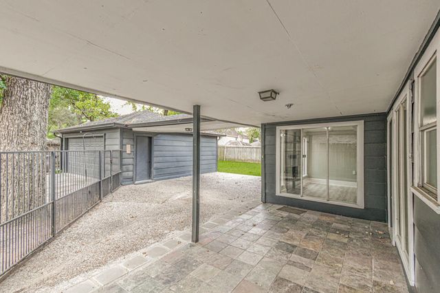 16911 Summit Oaks Lane, Spring, TX 77379