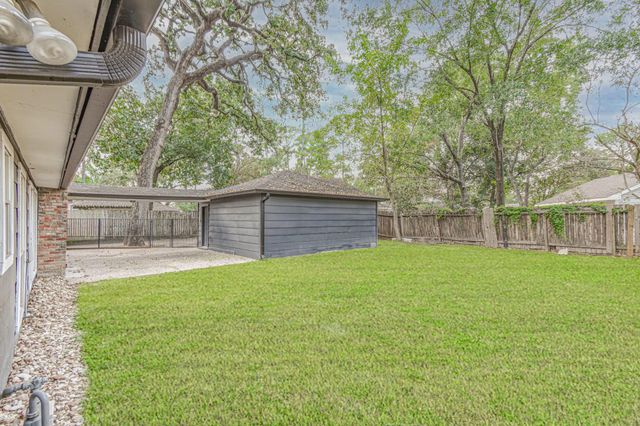 16911 Summit Oaks Lane, Spring, TX 77379