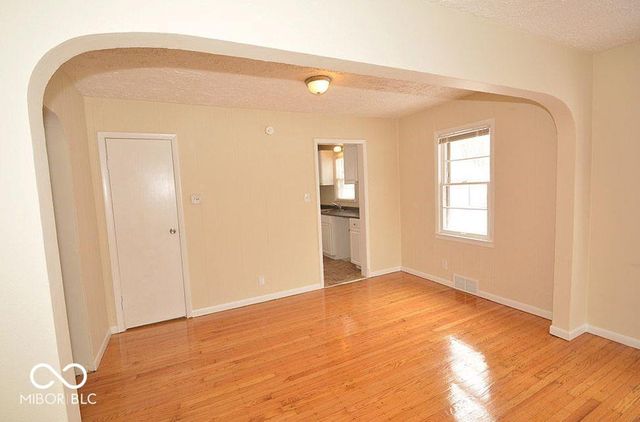 5005 Indianola Avenue, Indianapolis, IN 46205