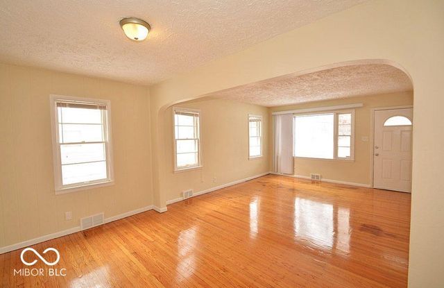 5005 Indianola Avenue, Indianapolis, IN 46205