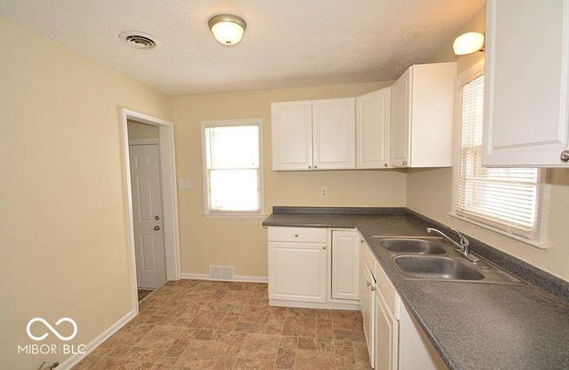 5005 Indianola Avenue, Indianapolis, IN 46205