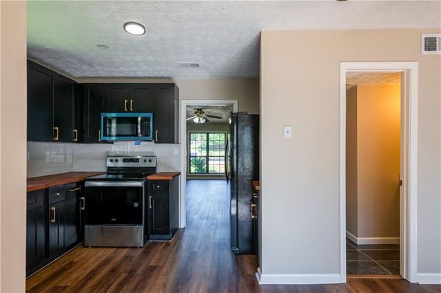 998 Ascot Court, Riverdale, GA 30296