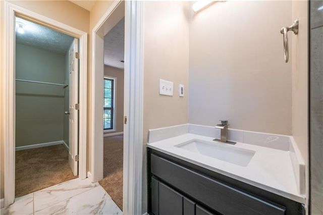 998 Ascot Court, Riverdale, GA 30296