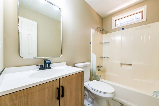 998 Ascot Court, Riverdale, GA 30296