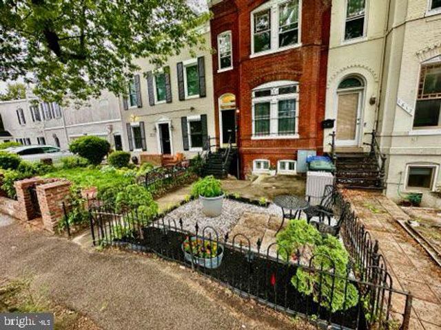 1810 13TH ST NW, Washington, DC 20009