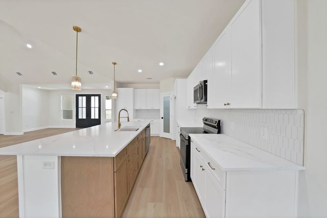 1405 Apache Court, Joshua, TX 76058