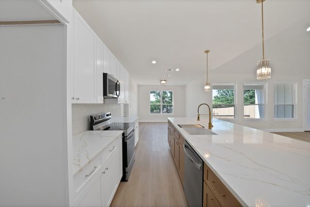 1405 Apache Court, Joshua, TX 76058